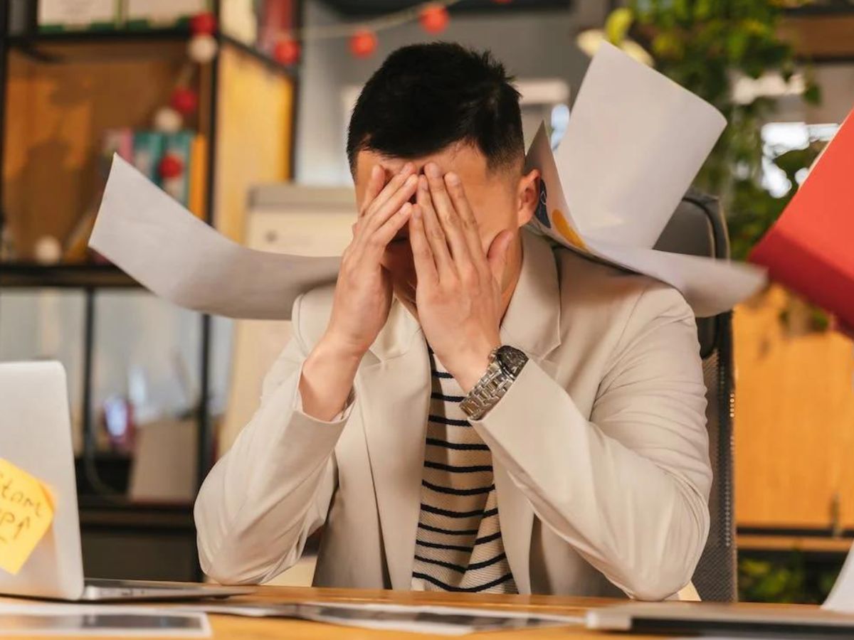 अगर खुद को नहीं किया अपग्रेड तो 75% लोगों की नौकरी खा जाएगी टेक्नोलॉजी, इन सेक्टर्स को सबसे ज्यादा खतरा