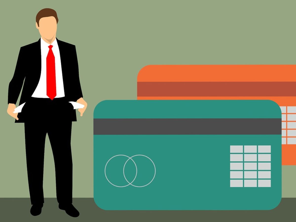 क्रेडिट कार्ड डिफॉल्ट बढ़कर ₹4,072 करोड़ हुआ, आपने भी नहीं भरा है बिल तो जान लें नुकसान