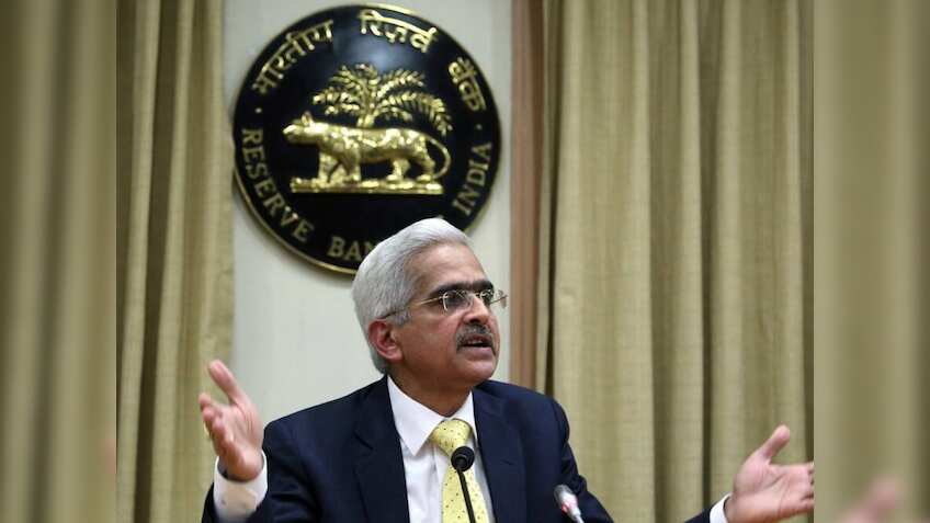 RBI Policy: पब्लिक को राहत, पर शक्तिकांत दास के ऐलान से निकलीं कई अच्छी-बुरी खबर, आपको जरूर जाननी चाहिए