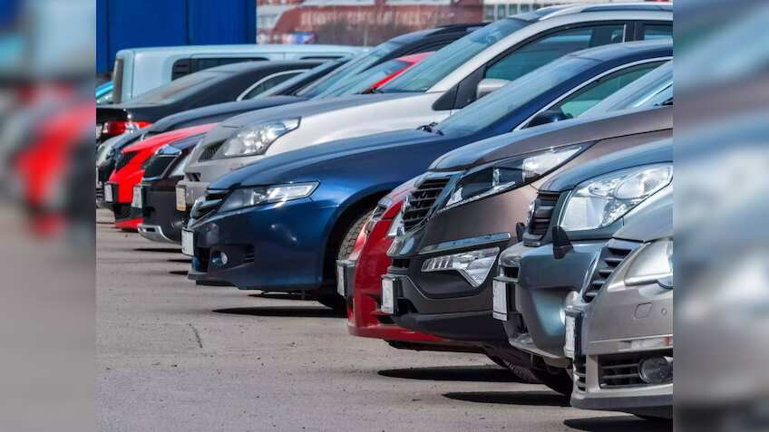 PV सेल्‍स ने बनाया नया रिकॉर्ड, बाइक-स्‍कूटर की बिक्री घटी; फेस्टिव सीजन से इंडस्‍ट्री को क्‍या है उम्‍मीद 