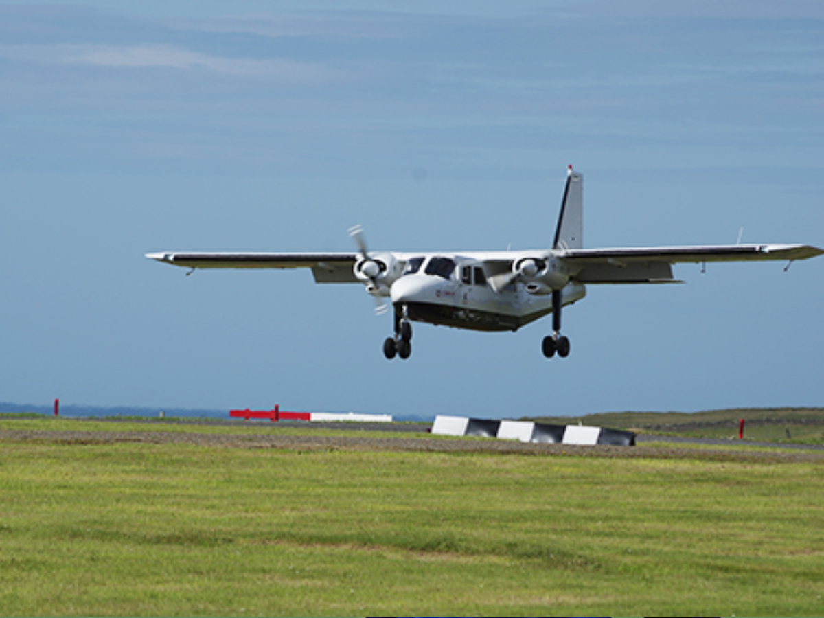 शौक है या मजबूरी? पैदल तय कर सकते हैं जो दूरी, उसे फ्लाइट से तय करते हैं यहां के लोग