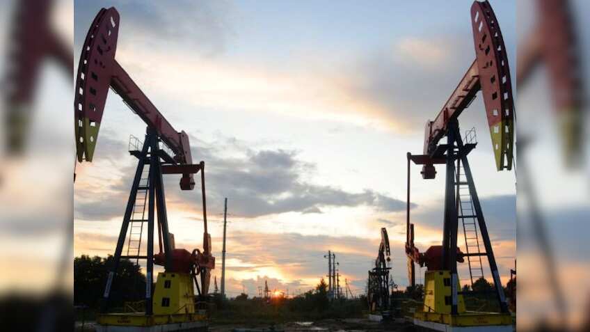 ऑयल मार्केटिंग कंपनियों को सरकार ने फिर दिया झटका, कच्चे पेट्रोलियम पर बढ़ा दिया Windfall Tax; नई दरें आज से लागू