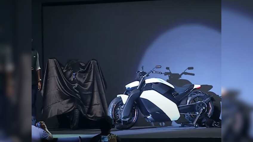 OLA Electric New Launch: कंपनी ने अनवील की देश की पहली Electric Bike, मिला नया स्कूटर और MoveOS 4 भी