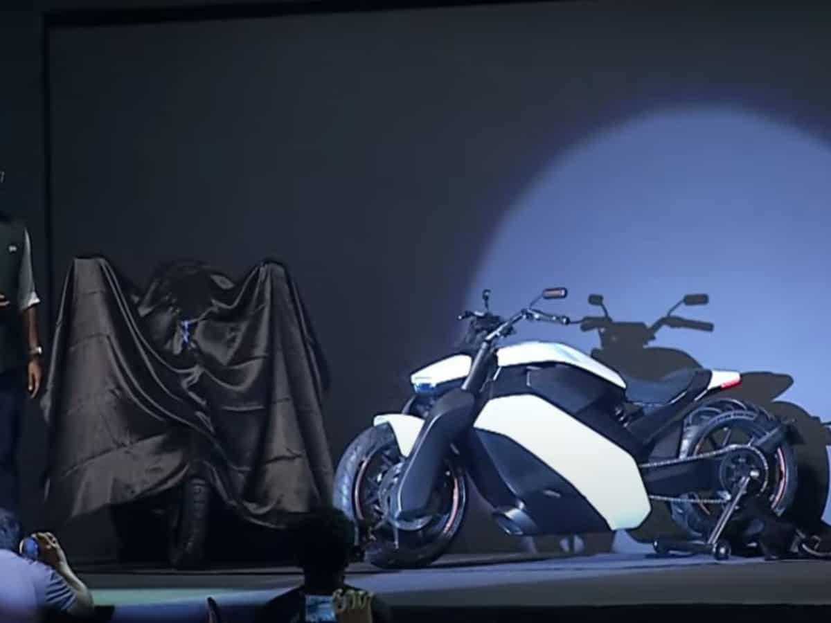 OLA Electric New Launch: कंपनी ने अनवील की देश की पहली Electric Bike, मिला नया स्कूटर और MoveOS 4 भी