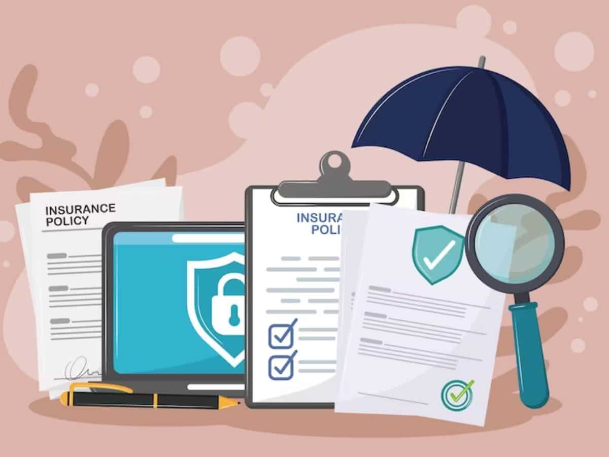 Life Insurance लेना चाहिए या Term Life Insurance? जेब से पैसे खर्च करने से पहले जान लें फर्क