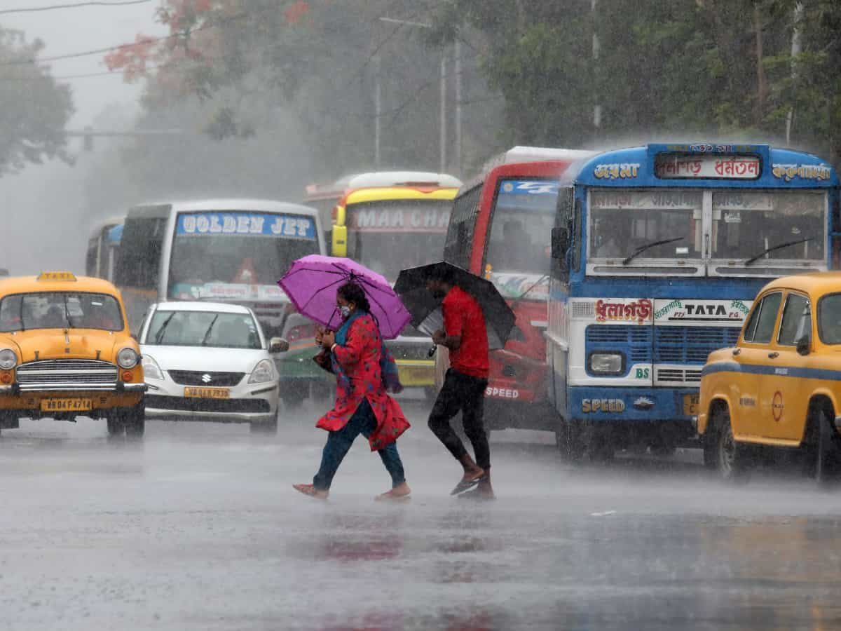 मौसम की मार से अभी नहीं मिलेगी राहत! IMD ने चेताया- उत्तराखंड समेत इन राज्यों में हो सकती है भारी बारिश