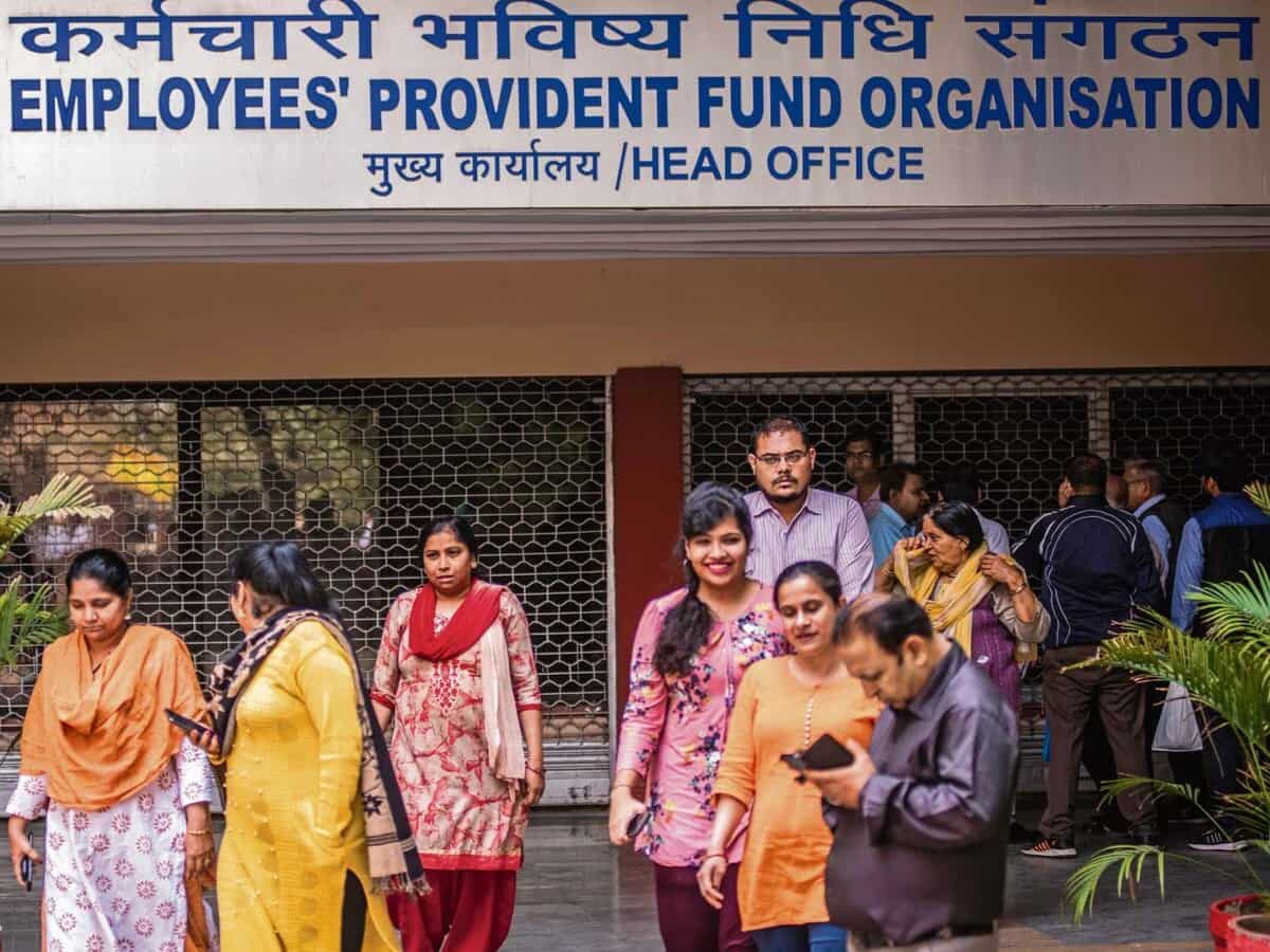 PF खाते में 8.15% ब्याज चाहिए तो 31 अगस्त से पहले कर लें ये काम नहीं तो पड़ेगा पछताना, पैसा तो भूल ही जाओ!