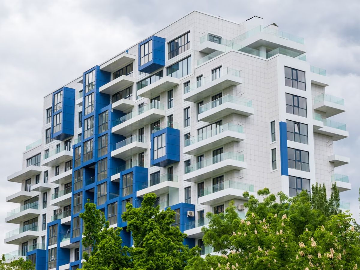 Real Estate: किफायती शहरों में दिल्ली-एनसीआर छठे स्थान पर, मुंबई को किया पीछे- जानें अपने शहर का हाल