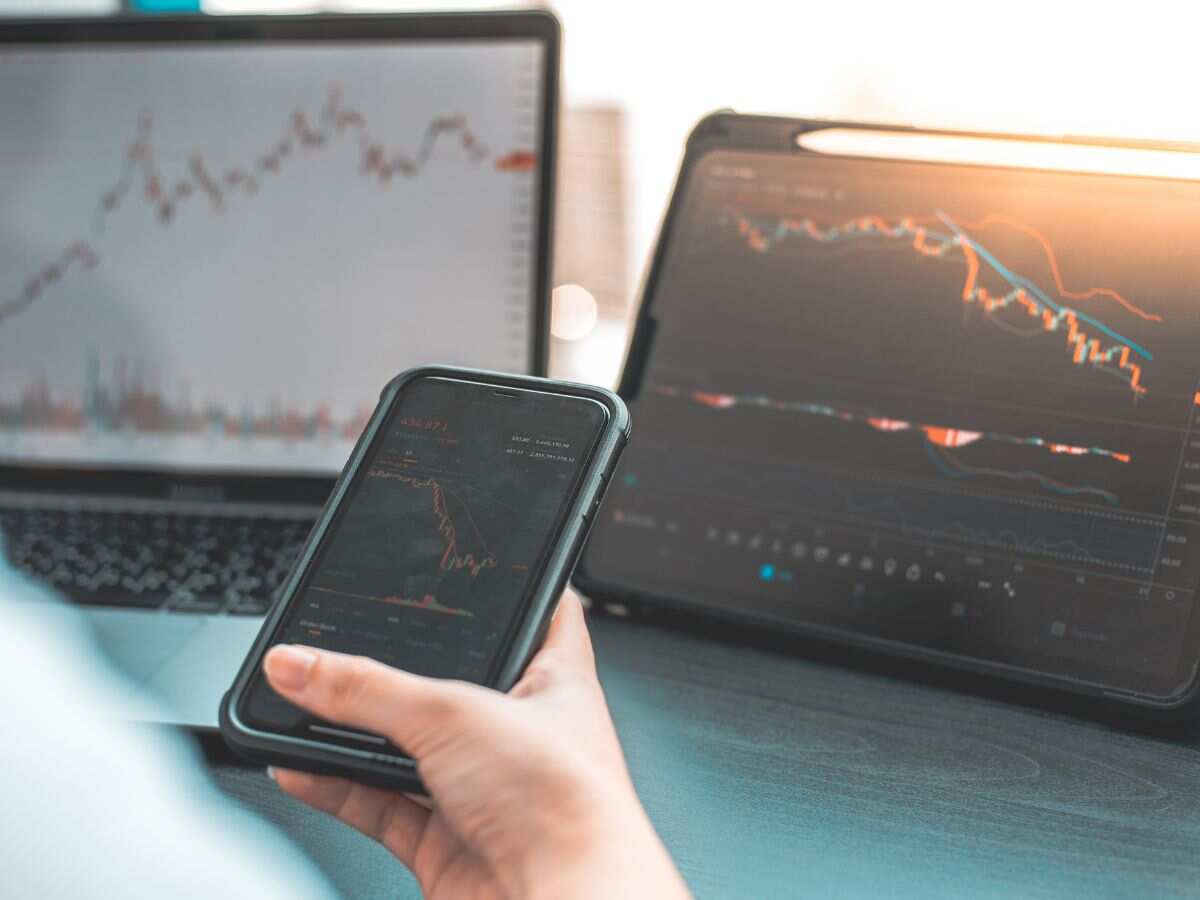 खबरों वाले इन शेयरों पर रखें नजर, बाजार के उतार-चढ़ाव में होगी तगड़ी कमाई 	