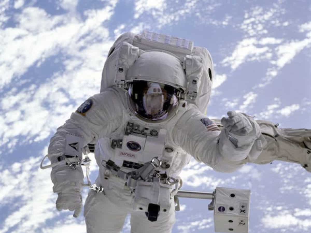 Career Tips: आप भी देखते हैं अंतरिक्ष में जाने का सपना, यहां जानिए कैसे बन सकते हैं एस्ट्रोनॉट
