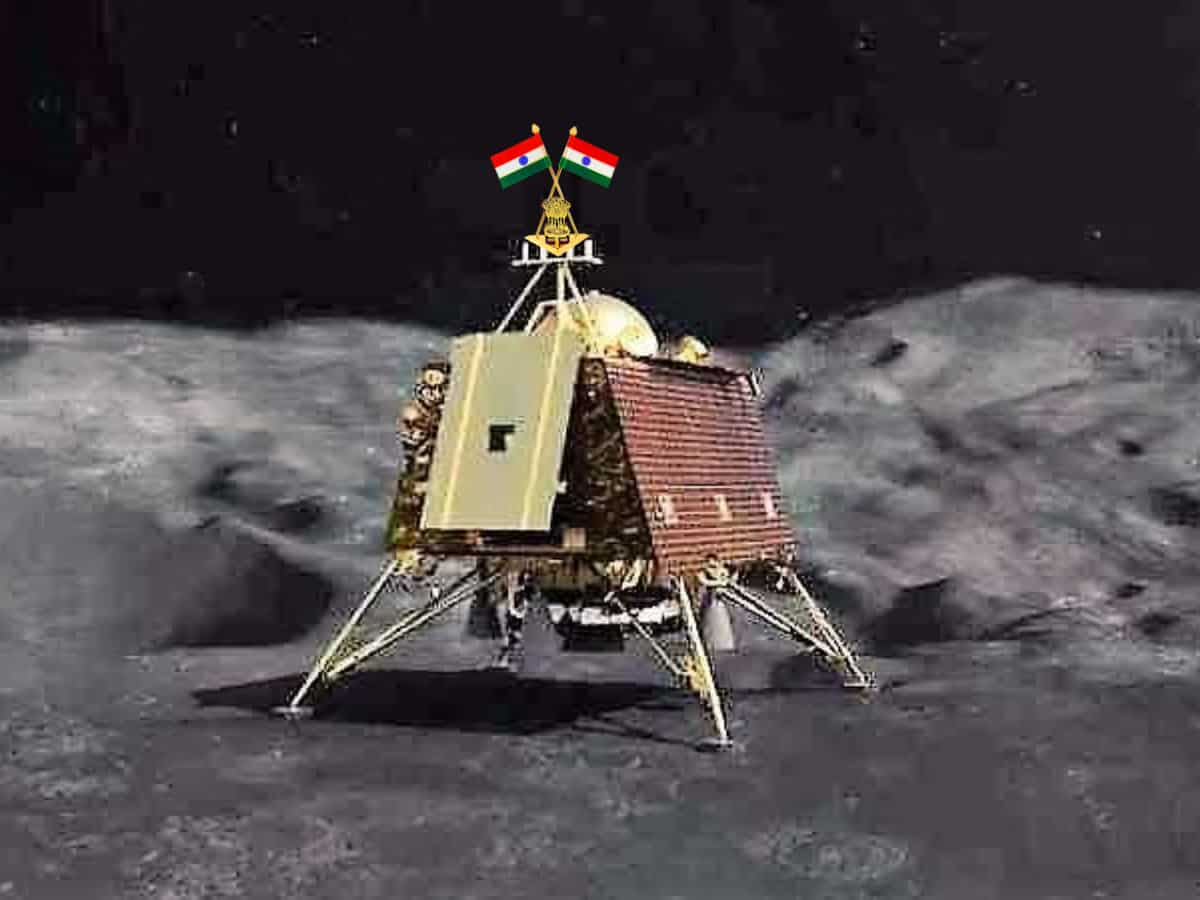 Chandrayaan-3 Successful Landed on Moon: चांद से आया पहला संदेश, लैंड करते ही लैंडर बोला- 'मैं मंजिल पर पहुंच गया हूं, और आप भी'