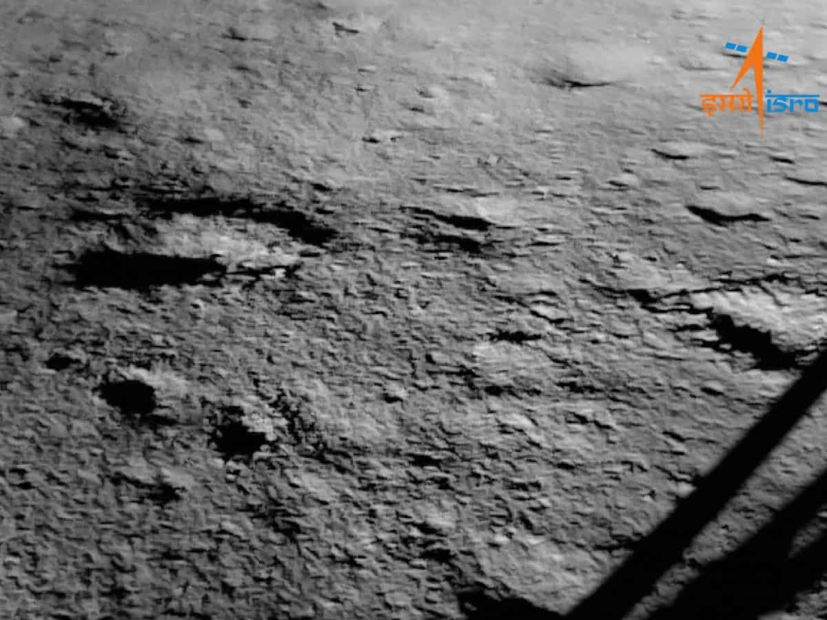 Chandrayaan 3: बाहर आने के बाद प्रज्ञान ने शुरू की 'मून वॉक', जानिए 14 दिन का पूरा शेड्यूल