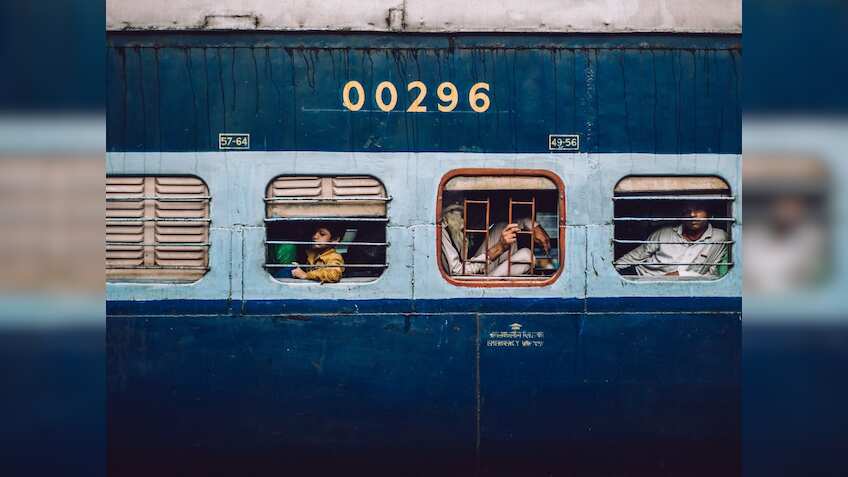 Train Ticket Discount: ट्रेन टिकट में रेलवे इन लोगों को देती है 75 फीसदी तक की छूट, यहां देखें पूरी लिस्ट