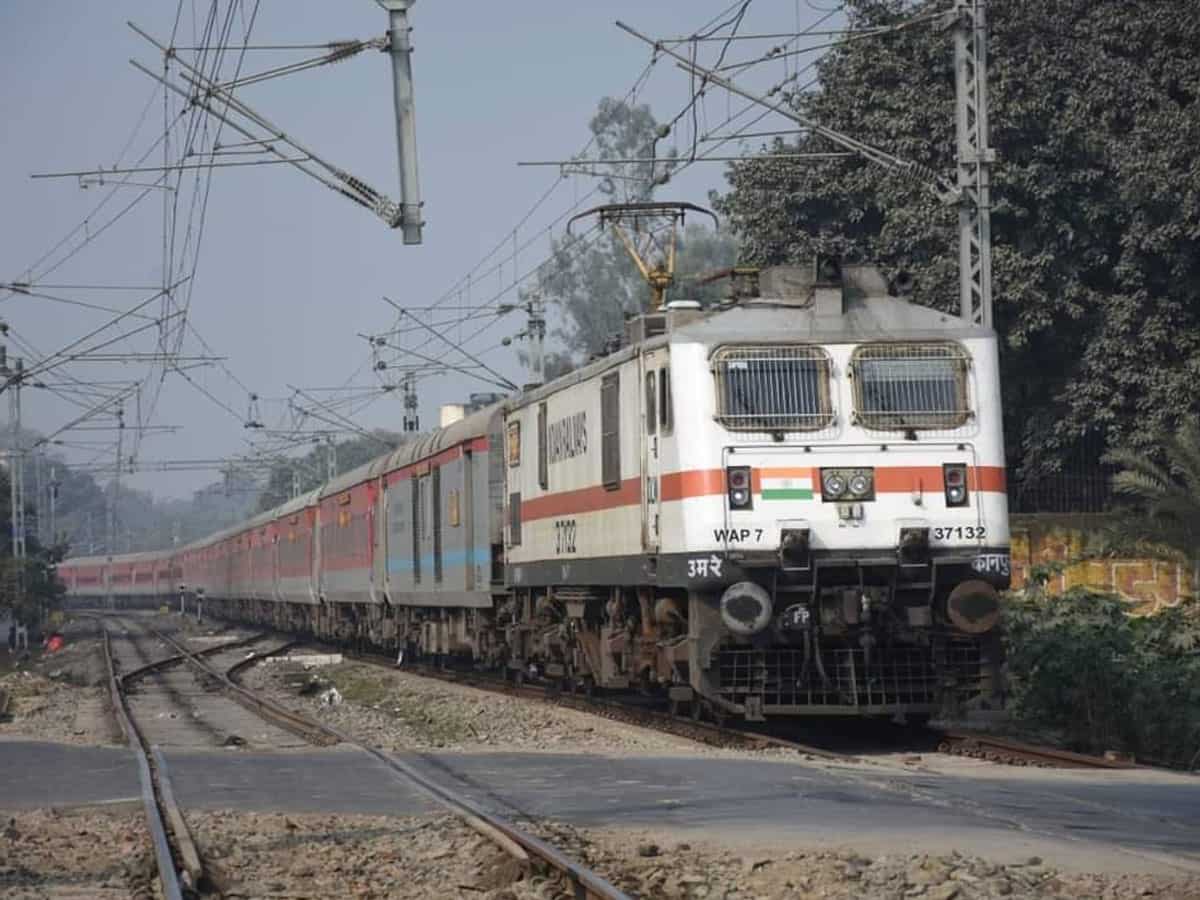 ताजमहल देखने हुआ आसान, आगरा कैंट तक चलेगी दिल्ली जंक्शन से चलने वाली ट्रेन, चेक करें टाइम टेबल