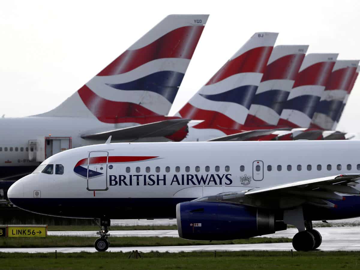 ब्रिटेन के एयरस्पेस में आई बड़ी तकनीकी खराबी, फ्लाइट्स का टेकऑफ और लैंडिंग पड़ा ठप