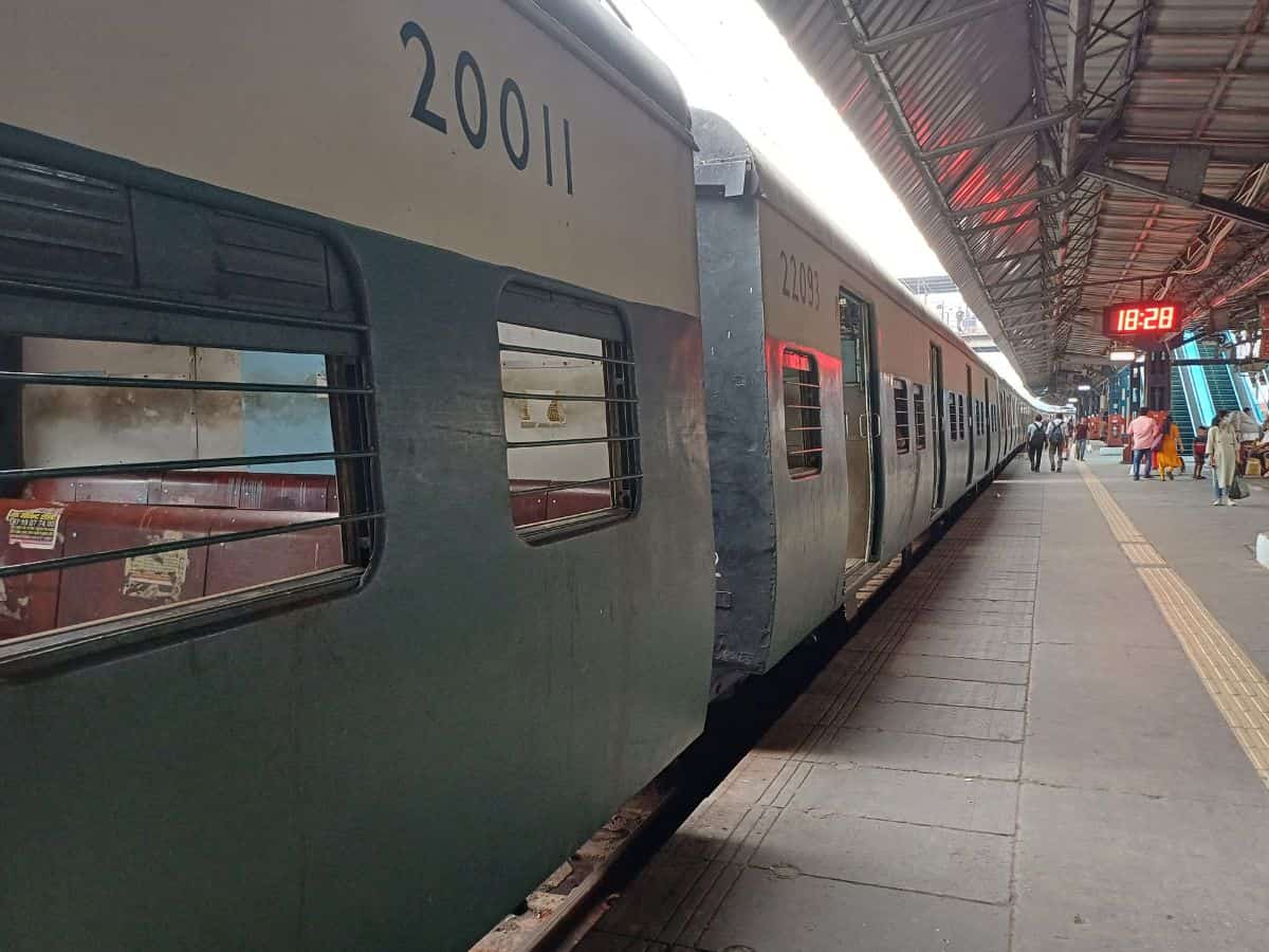 राजस्थान, पंजाब जाने वाले पैसेंजर्स की हो गई मौज, 32 ट्रेनों में लगाए गए एक्स्ट्रा डिब्बे, आसानी से मिलेगी कंफर्म सीट