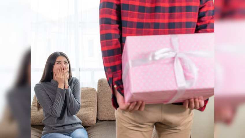 Raksha Bandhan 2023: रक्षा बंधन को बनाना है खास तो बहन को दें ये सरप्राइज, यादगार रहेगा दिन