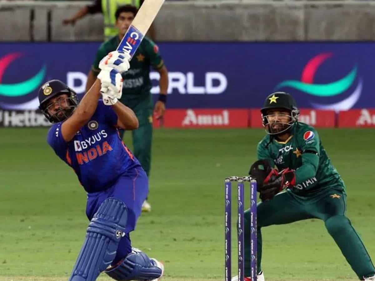 India Vs Pak World Cup 2023: मिनटों में बिके भारत-पाक महामुकाबले के टिकट्स, दो घंटे लगी लाइन