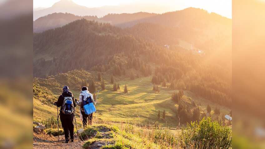 Best Places for Trekking: ट्रैकिंग के शौकीनों के लिए बेस्ट ये जगह, पहली बार ट्रैक पर जा रहे हैं तो इन चीजों का रखें ध्यान
