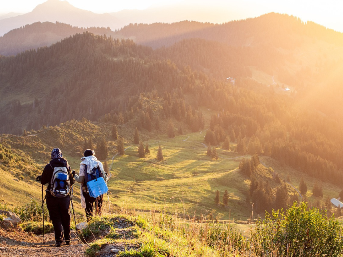 Best Places for Trekking: ट्रैकिंग के शौकीनों के लिए बेस्ट ये जगह, पहली बार ट्रैक पर जा रहे हैं तो इन चीजों का रखें ध्यान