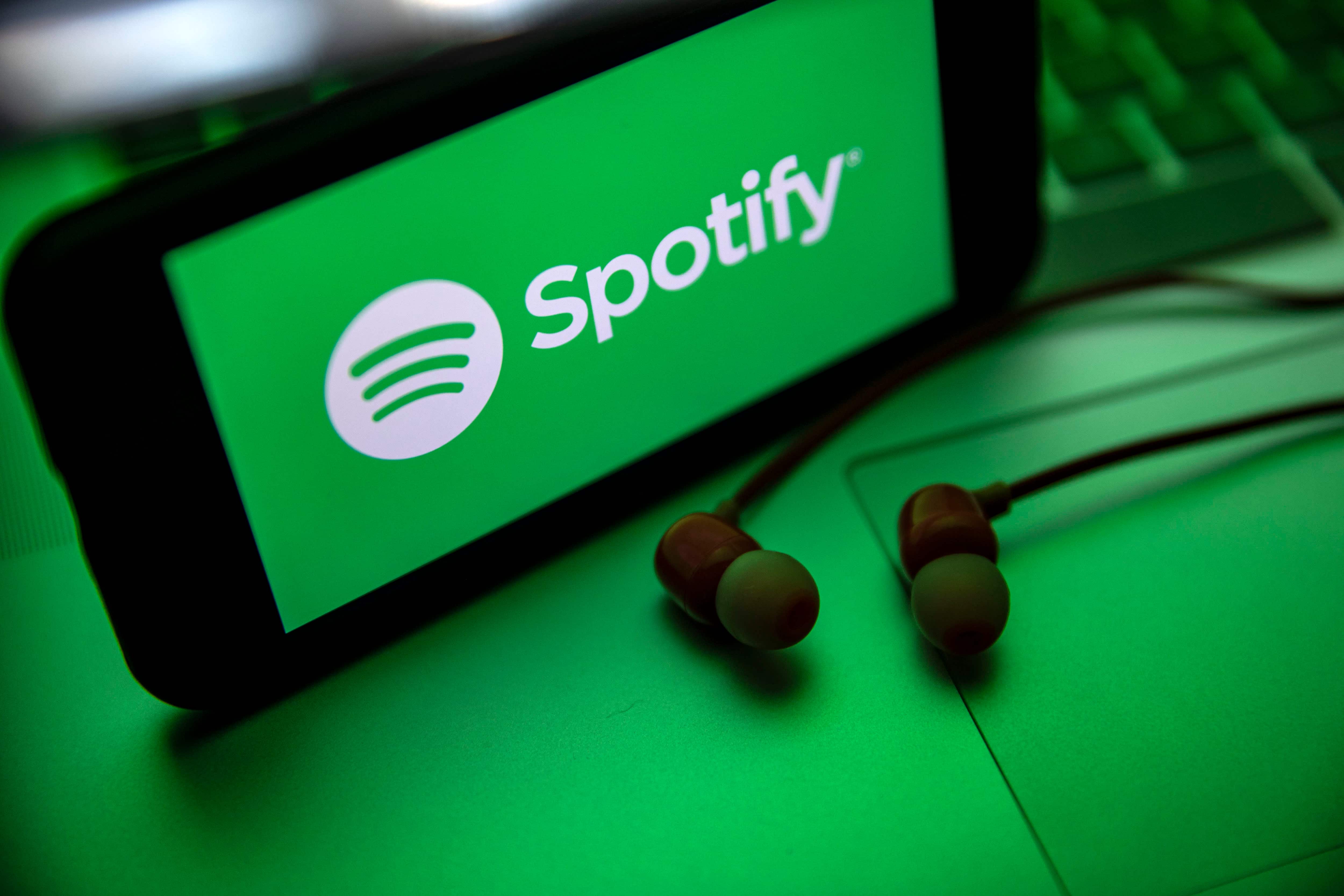 Spotify यूजर्स के लिए बुरी खबर! अब गानों की लिरिक्स देखने के लिए हल्की करनी पड़ सकती है जेब, आ रहा है ये बड़ा अपडेट
