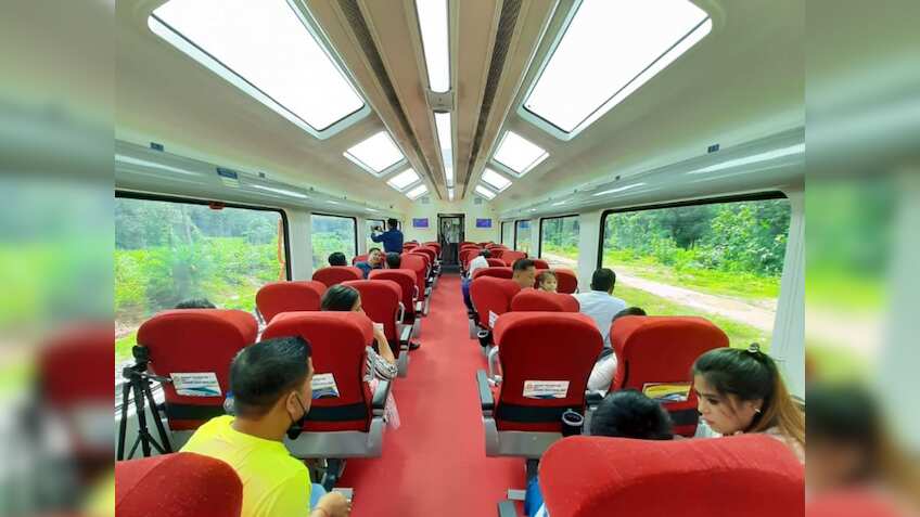 खूबसूरत वादियों में सफर का मजा होगा दोगुना, चलने को तैयार है झारखंड की पहली विस्टाडोम कोच वाली इंटरसिटी एक्सप्रेस