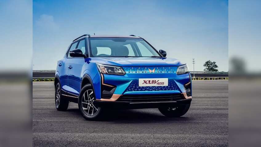 Nexon EV के लॉन्च से पहले Mahindra का बड़ा दांव! ₹1.25 लाख डिस्काउंट के साथ मिल रही ये EV कार