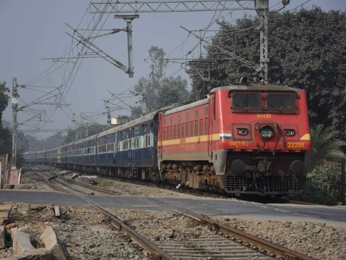 फेस्टिव सीजन से पहले बारिश ने किया सफर का मजा किरकिरा, राजस्थान जाने वाली सात ट्रेनें कैंसिल, चेक करें लिस्ट