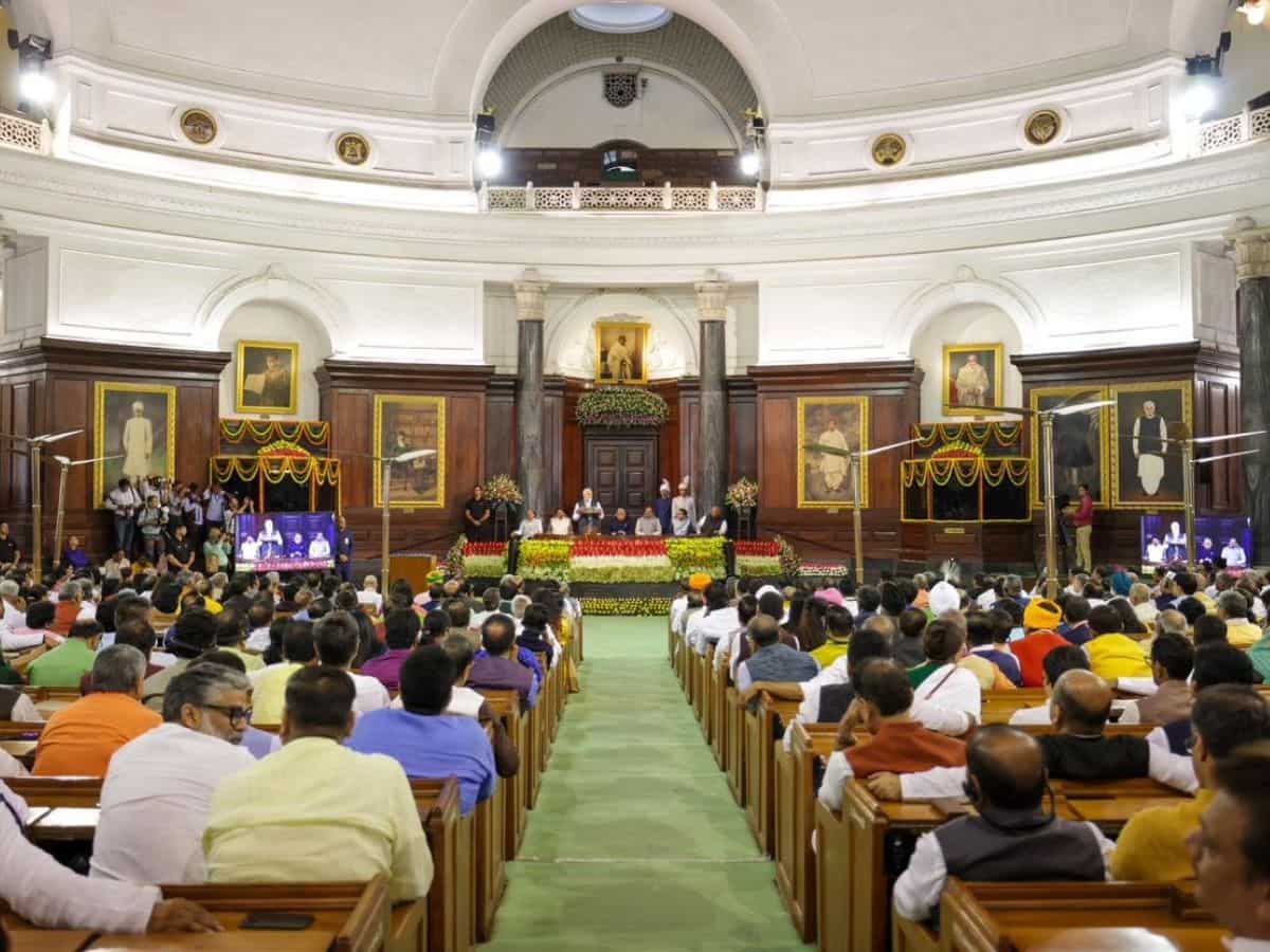 Parliament special session LIVE: देश की नई संसद में पेश हुआ महिला आरक्षण बिल, लोकसभा में सरकार ने रखा प्रस्ताव