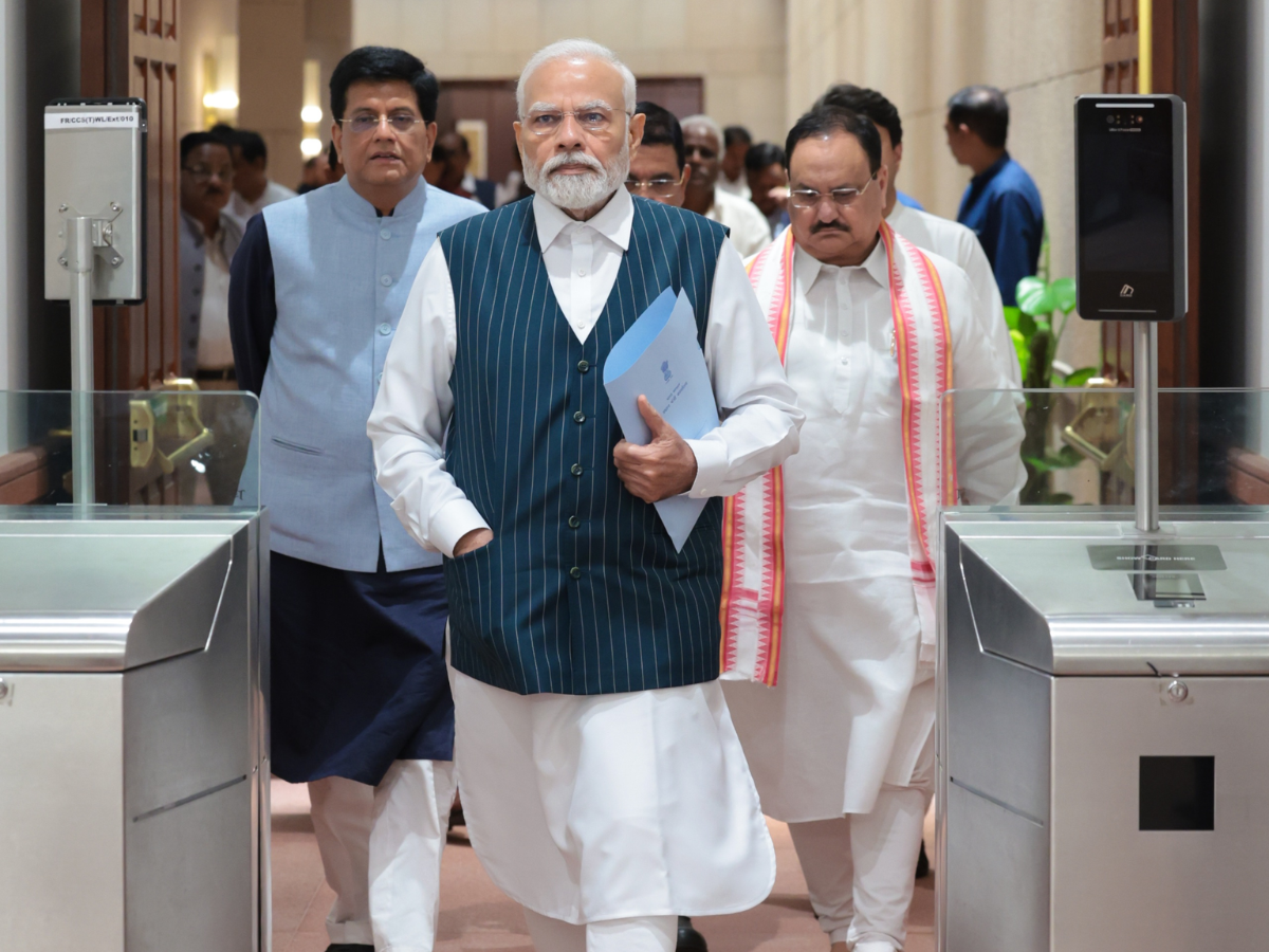 Women Reservation Bill: आज लोकसभा में नारी शक्ति वंदन अधिनियम पर होगी चर्चा, बिल के इतिहास पर ये बोली सरकार