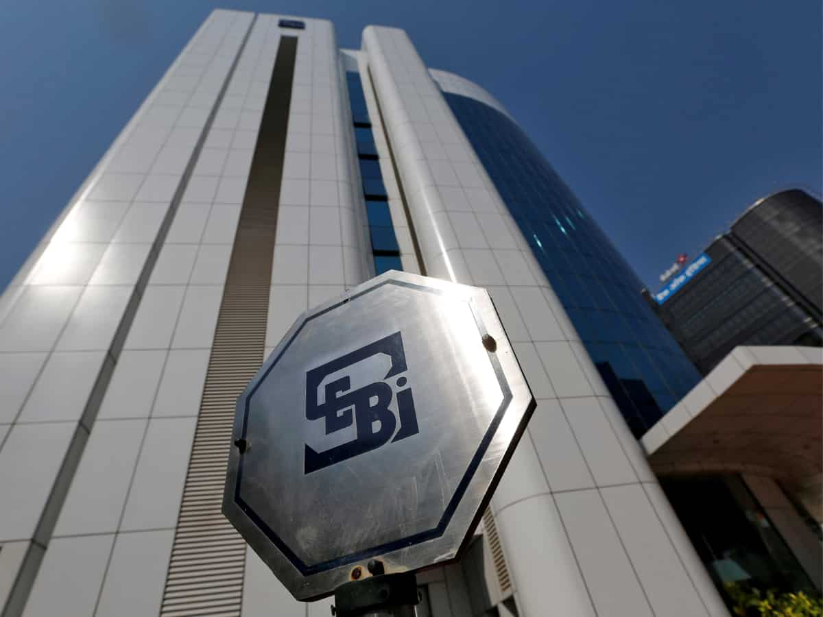 SEBI का बड़ा एक्शन! DHFL के प्रमोटर्स पर लगाया ₹6 करोड़ का जुर्माना; जानिए क्या था मामला