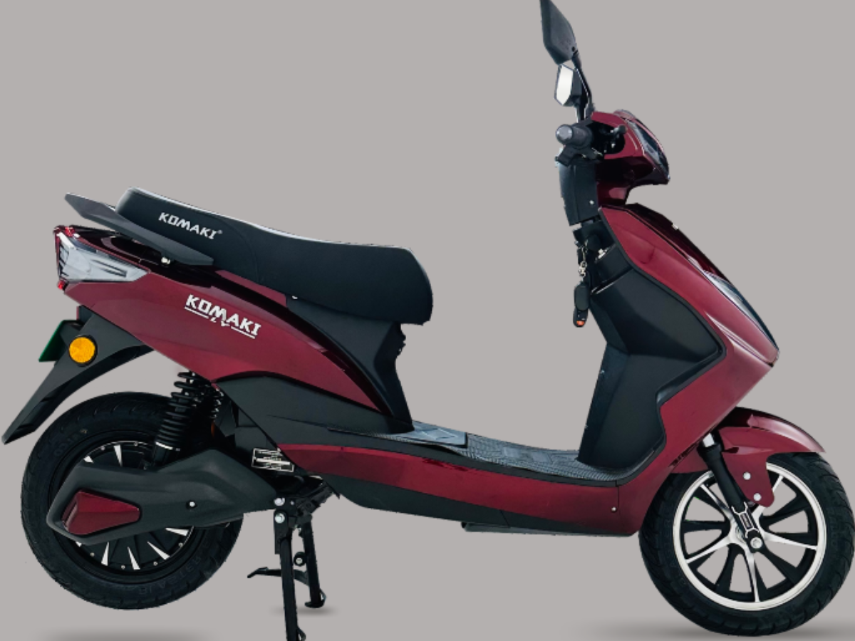 फेस्टिव सीजन में ₹21000 सस्ता हुआ ये इलेक्ट्रिक स्कूटर, डुअल बैटरी के साथ देता है 200km की रेंज