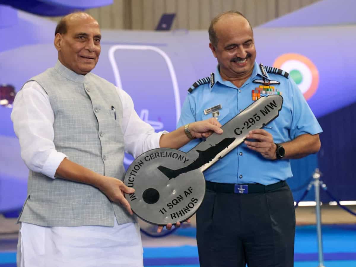 दुश्मन देशों को अब मुंहतोड़ जवाब देगा भारत, C-295 एयरक्राफ्ट हुआ भारतीय वायु सेना के बेड़े में शामिल