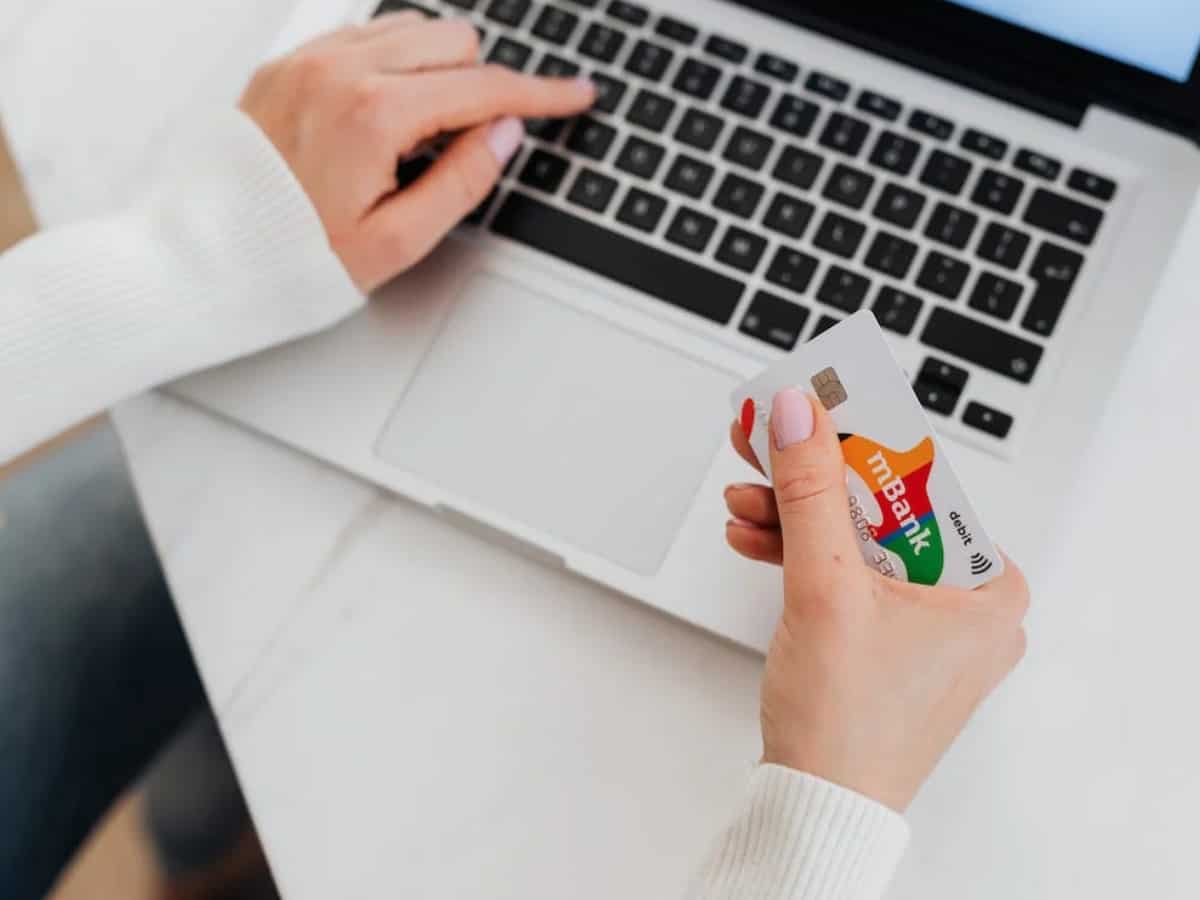 इस फेस्टिव सीजन ऑनलाइन शॉपिंग के लिए तैयार हैं 81% कस्टमर्स, एक स्टडी में हुआ खुलासा