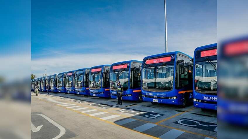 Mohalla Bus Yojana: दिल्ली की सड़कों पर जल्द चलेंगी छोटी ई-बसें! हर गली-मोहल्ले में मिलेगी सुविधा