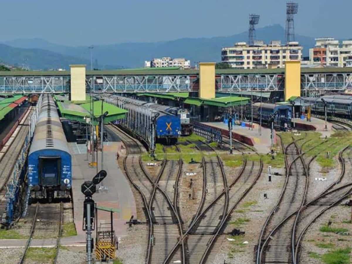 Train Cancelled Today: गोवा, बंगाल से लेकर मध्य प्रदेश तक 60 से अधिक ट्रेनें हैं कैंसिल, घर से निकलने के पहले देख लें पूरी लिस्ट