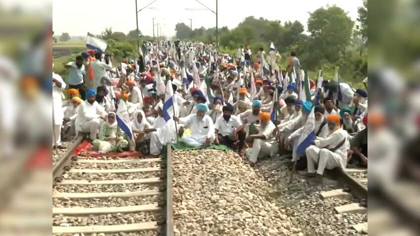 Rail Roko Andolan: पंजाब में किसानों के आंदोलन ने थामी पहियों की रफ्तार ...