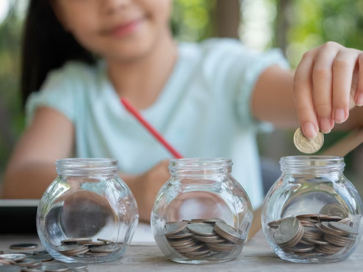 छोटी बचत योजनाओं में निवेश करने वालों को बड़ा तोहफा, सरकार ने ब्याज दरों में की बढ़ोतरी, अब ज्यादा मिलेगा फायदा