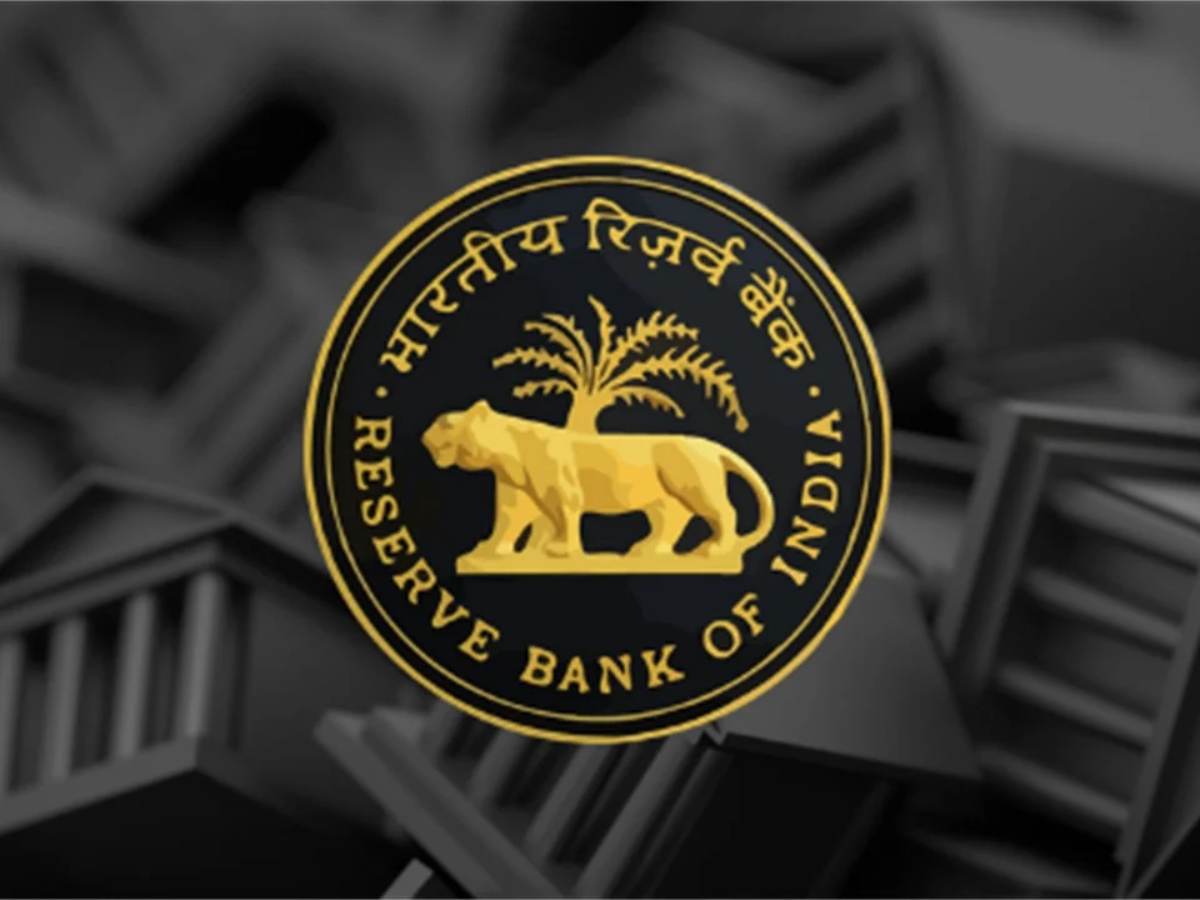 RBI का लखनऊ अर्बन को-ऑपरेटिव बैंक पर चला चाबुक, जानिए इसके पीछे का कारण और कैसे मिलेंगे पैसे