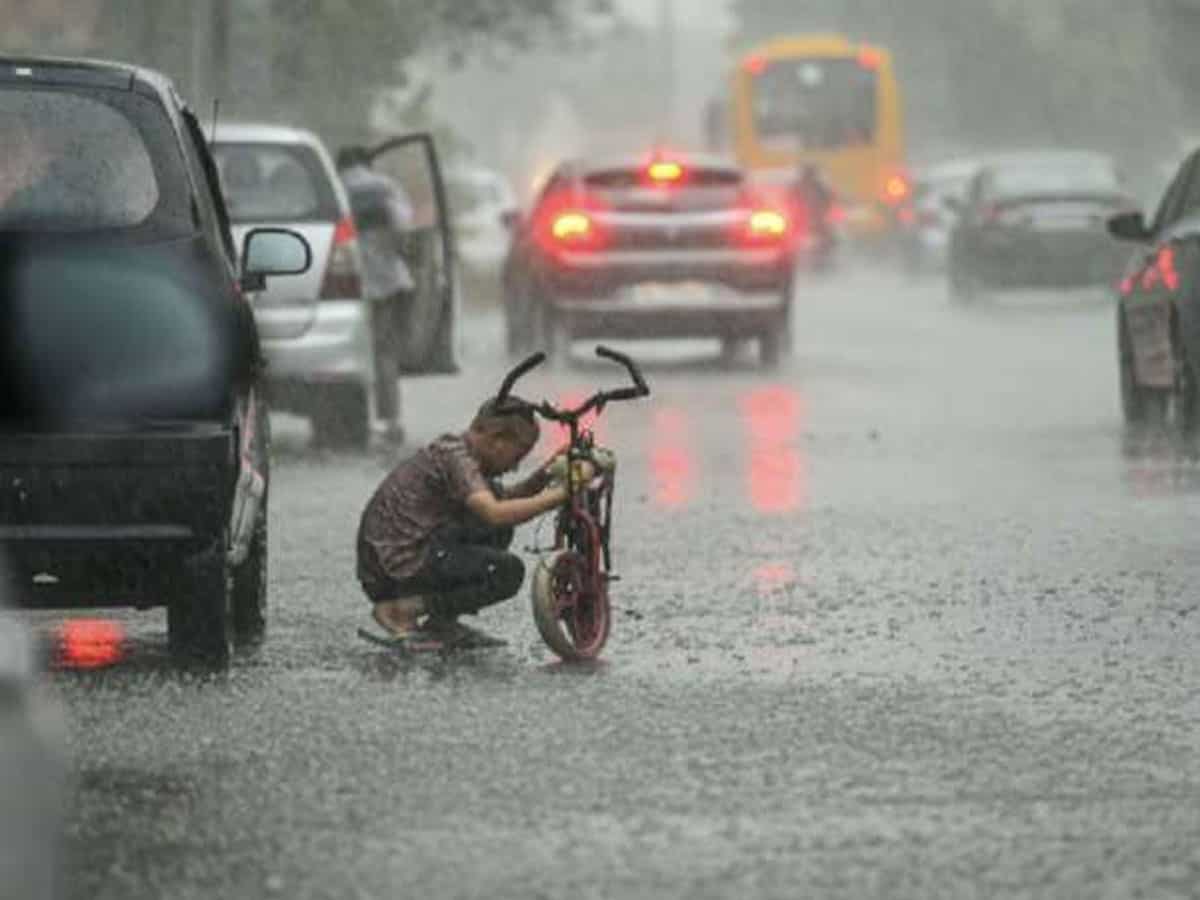 बिहार- झारखंड, महाराष्ट्र समेत इन राज्यों में बहुत भारी बारिश का अलर्ट, इन जगहों पर भूलकर भी न जाएं
