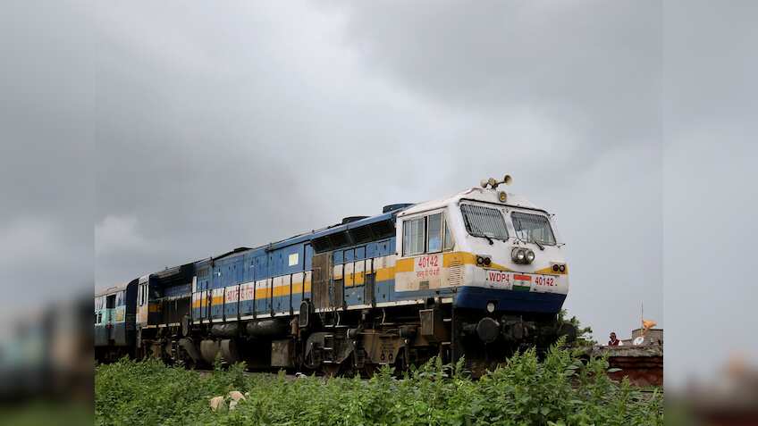 Special Train: नवरात्रि में घर जाने की टेंशन दूर, मुंबई-नागपुर समेत इन रूट्स पर चलाई जाएगी स्पेशल ट्रेन, जानिए शेड्यूल
