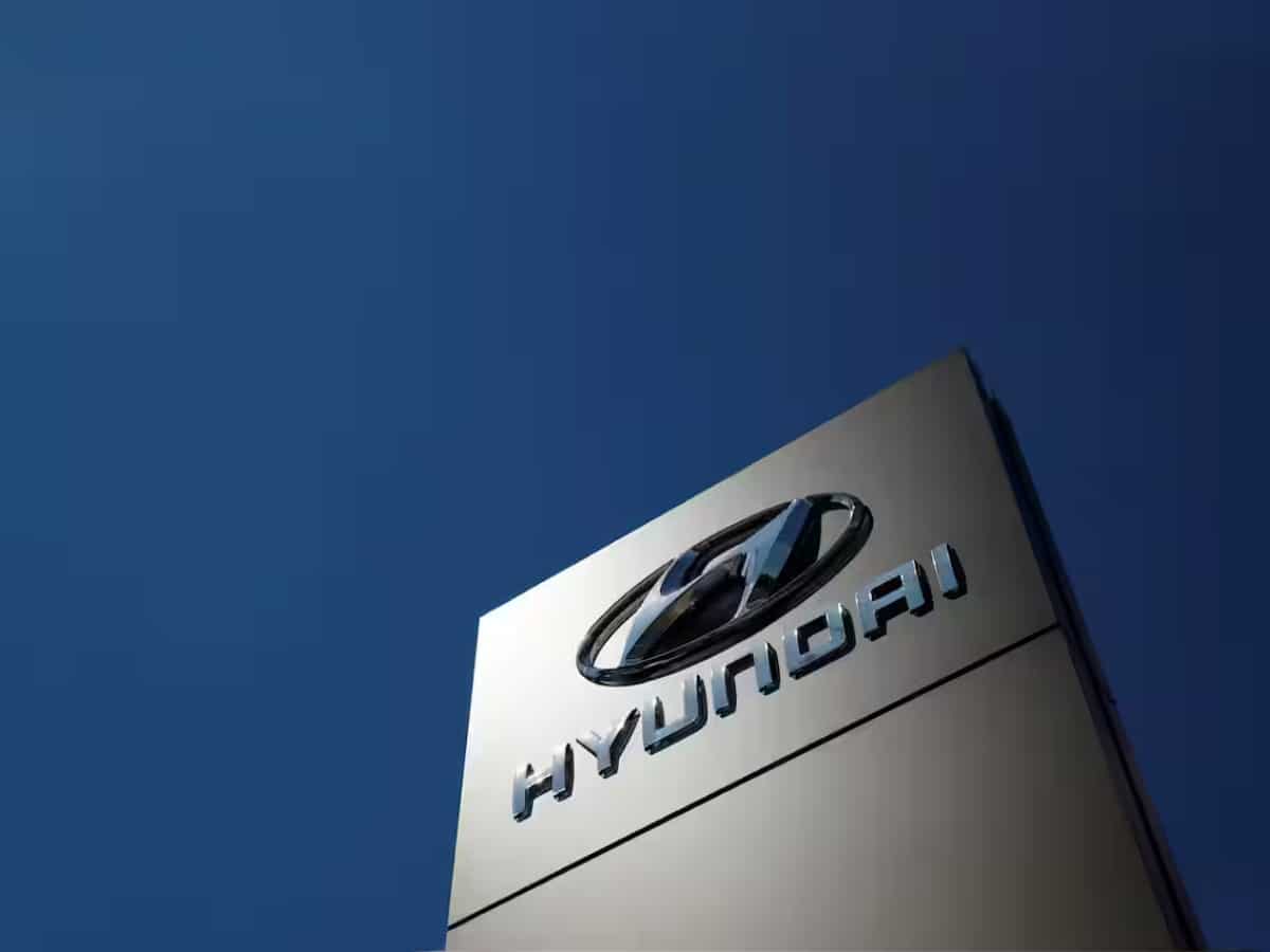 Hyundai का बड़ा ऐलान! सभी मॉडल और वेरिएंट्स में मिलेंगे 6 एयरबैग्स, अब और ज्यादा बढ़ेगी सुरक्षा