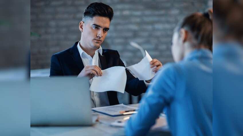 Health Insurance Claim हो जाए रिजेक्ट तो क्या करें? कहां करें शिकायत, क्या होती है प्रोसेस?