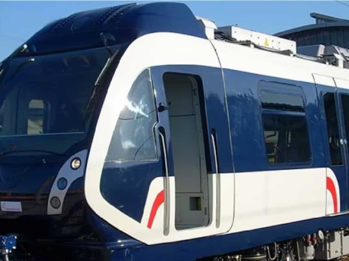 Railway PSU को मिला एक और ऑर्डर, सोमवार को रखें नजर; 6 महीने में 110% उछला