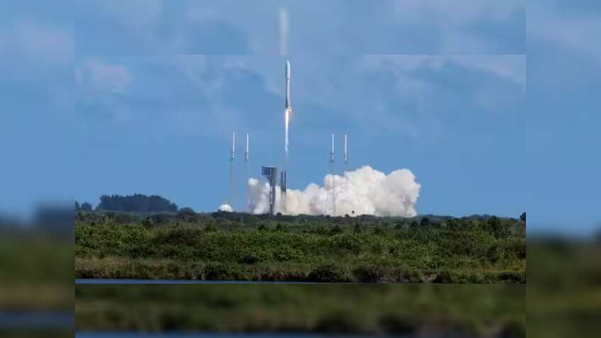 Elon Musk को मिलेगी तगड़ी टक्कर, Internet के लिए Amazon ने लॉन्च की अपनी पहली Kuiper Satellites