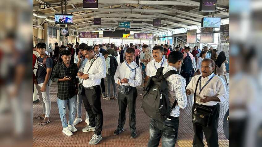 बिना टिकट वाले पैसेंजर्स को लेकर एक्शन में रेलवे, एक दिन में 3092 लोगों पर लगाया जुर्माना, खजाने में आए इतने रुपये