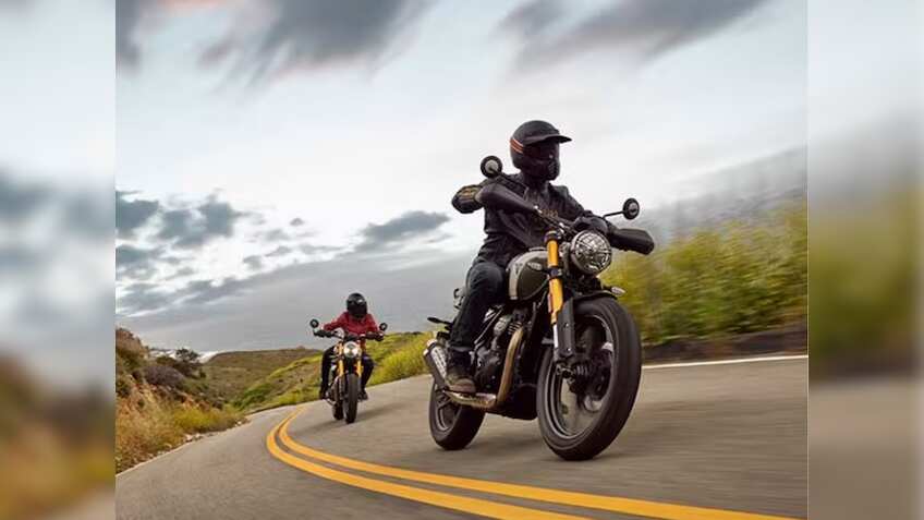 Royal Enfield और Jawa को मिलेगी कड़ी टक्कर; Triumph की आ गई सस्ती बाइक Scrambler 400X, जानें कीमत