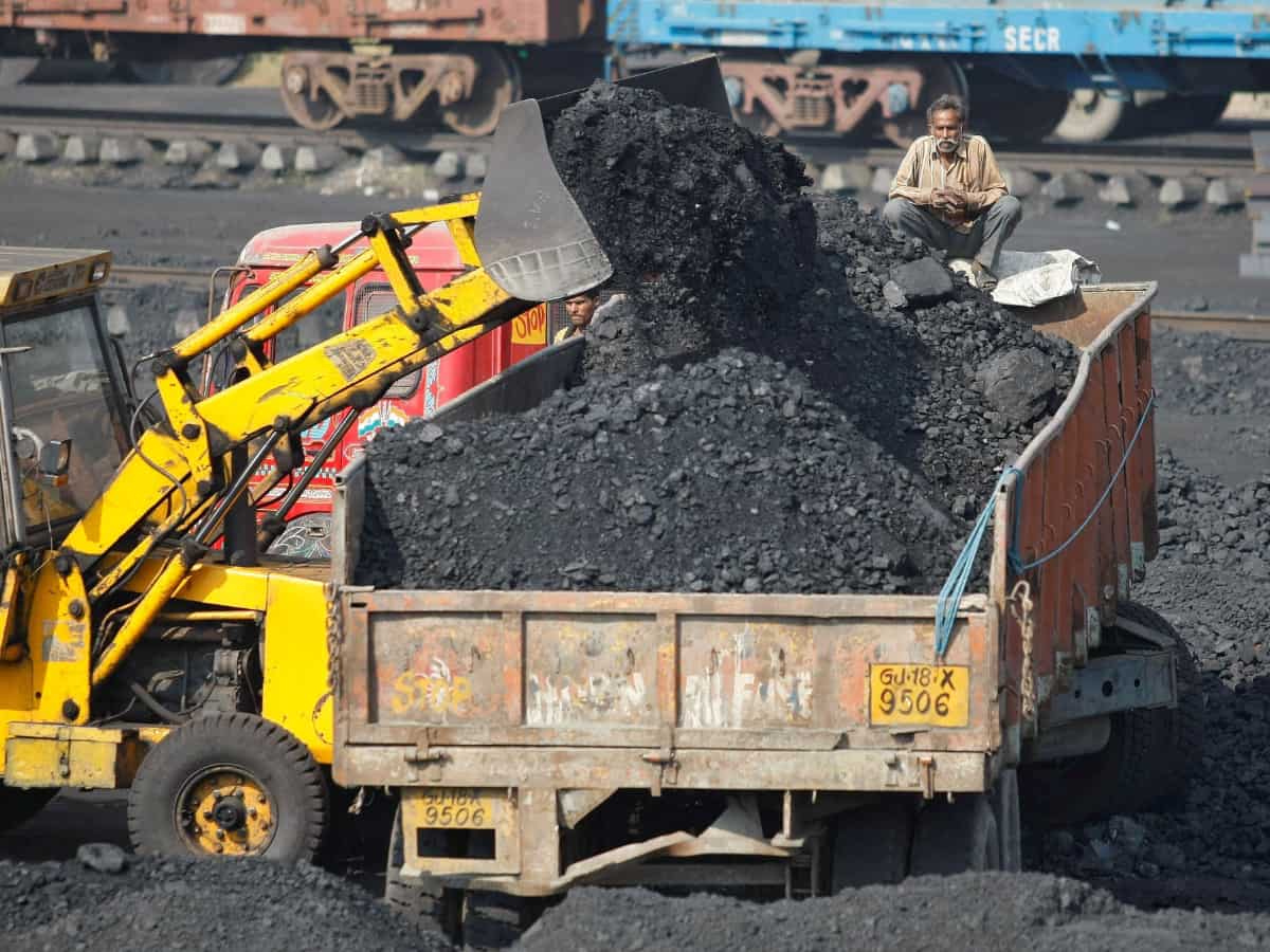 Coal India के शेयरधारक ध्यान दें! अब हड़ताल पर नहीं जाएगी लेबर यूनियन, टला फैसला