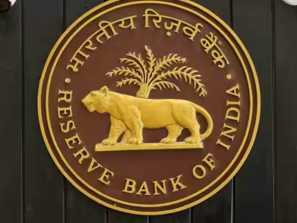 Paytm पेमेंट्स बैंक से करते हैं ट्रांजैक्शन तो ध्यान दें! RBI ने लगाया करोड़ों का जुर्माना, जानें क्यों