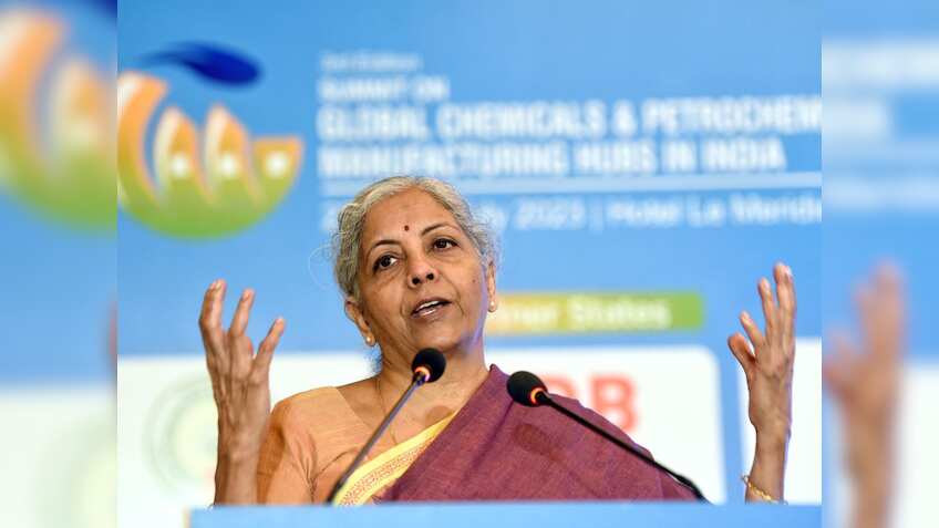 सीधे विदेश में लिस्टिंग को लेकर नियम पर विचार कर रही सरकार, अभी पहले भारतीय बाजार में लिस्टिंग जरूरी